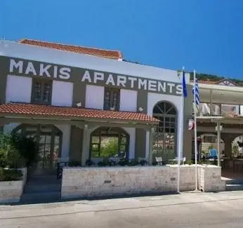 Makis Apartments & Restaurant