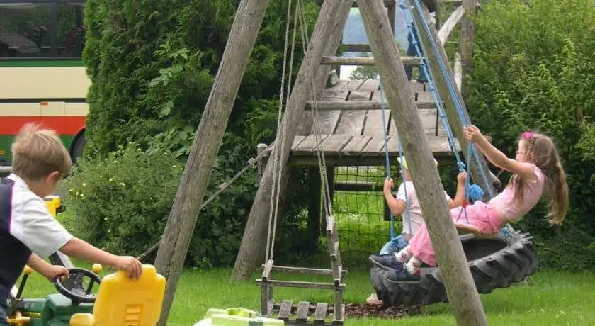 Baby- und Kinderhof Aicherbauer 