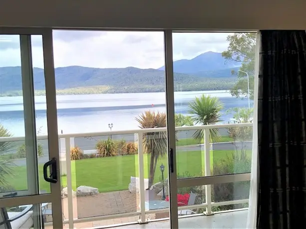 Fiordland Lakeview Motel and Apartments 