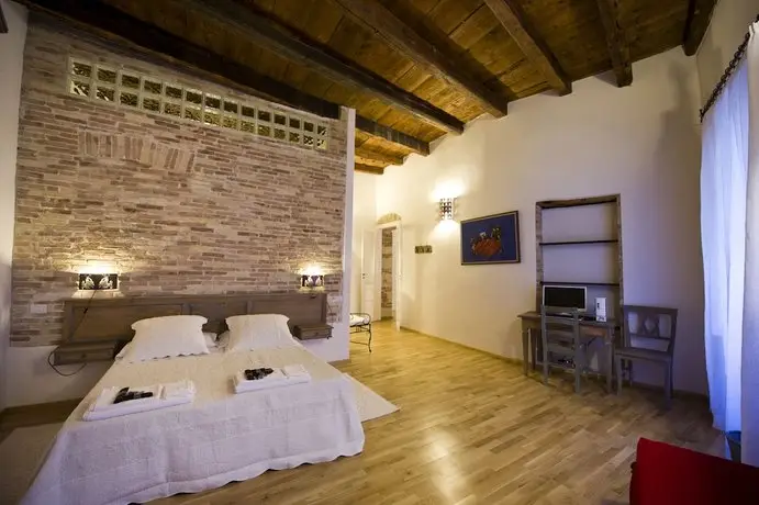 Castelletto Suites 