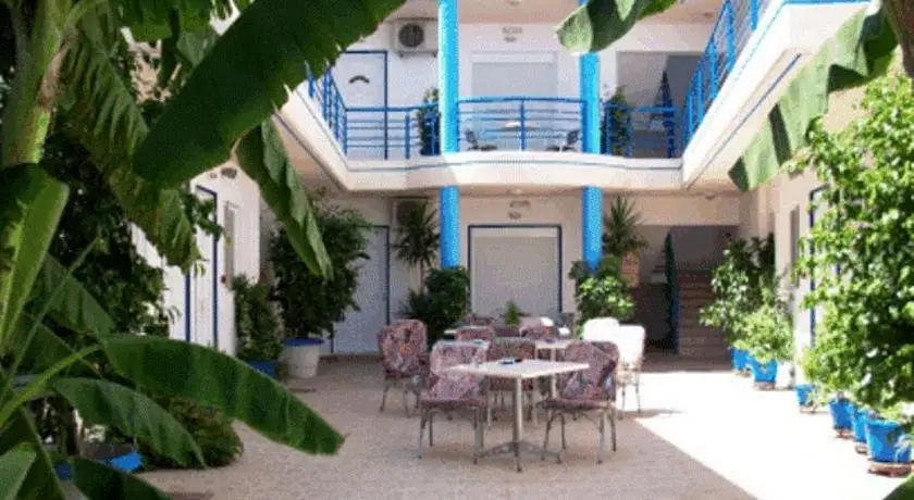 Acapulco Apartments 