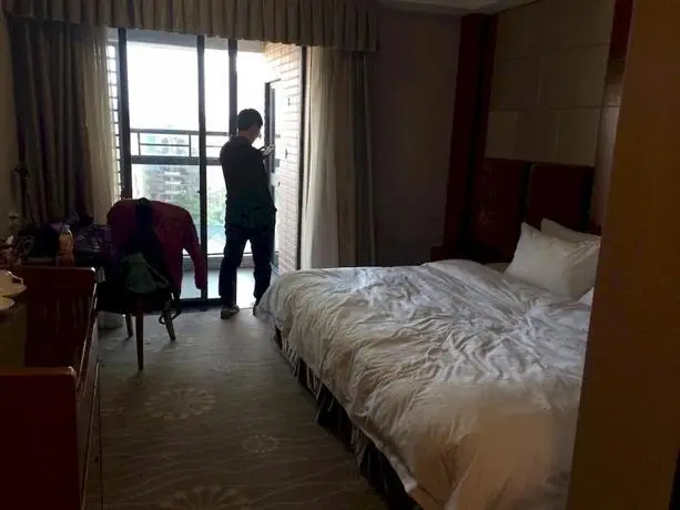 Junyi Apartment Hotel Zhongshan 