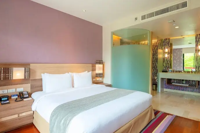 Holiday Inn Express Phuket Patong Beach Central 