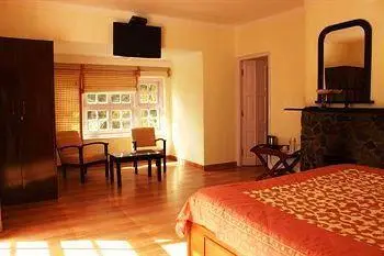 Bhikampur Lodge - Pura Stays 