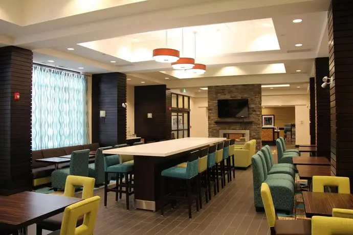 Hampton Inn by Hilton Winnipeg 