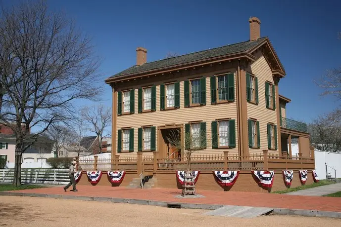 Carpenter Street Hotel