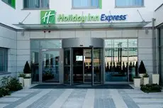 Holiday Inn Express Warsaw Airport 