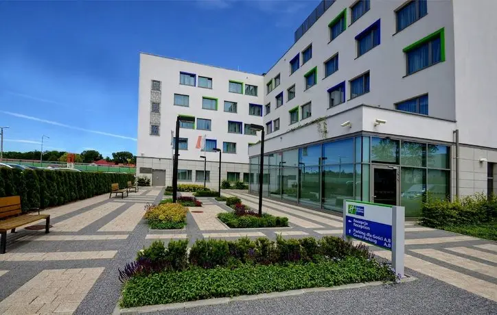 Holiday Inn Express Warsaw Airport 