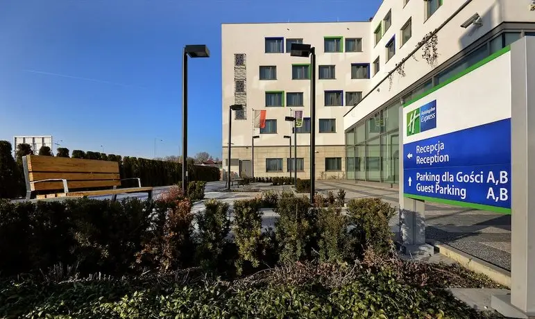 Holiday Inn Express Warsaw Airport 