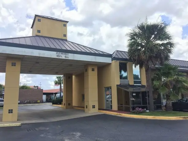 Suburban Extended Stay Hotel North Charleston 