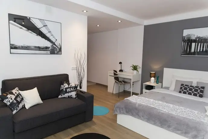 Warsawrent Apartamenty Centralna 