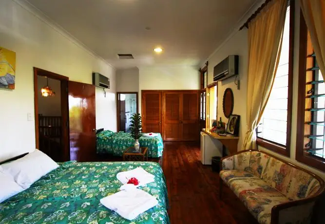 Lynn's Getaway Hotel