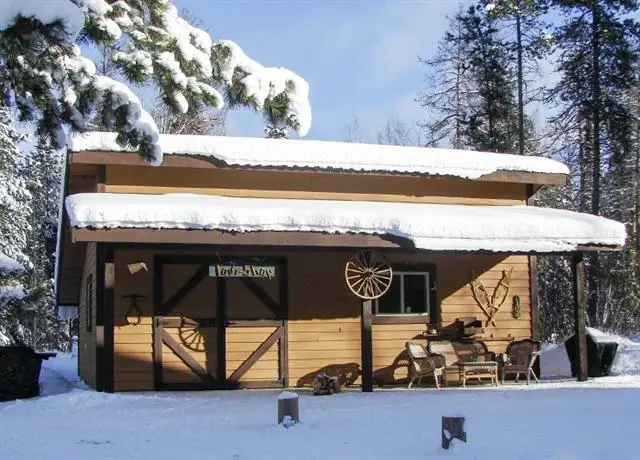 Mica Mountain Lodge & Log Cabins 