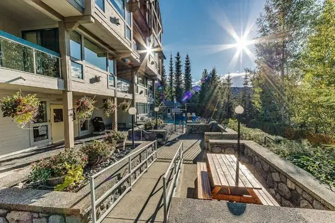 Greystone Lodge by ResortQuest Whistler