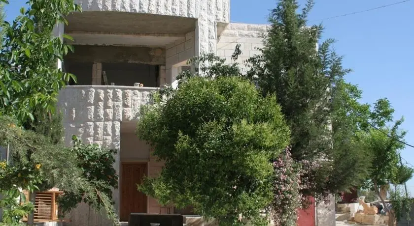 Beit Ummar Hostel 