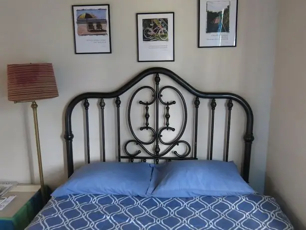 Gemini House Bed & Breakfast 