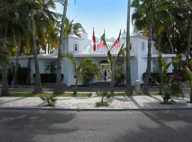 Hotel & Suites El Moro