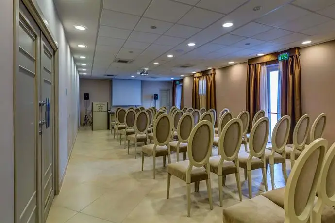 Best Western Plus Hotel Perla Del Porto 