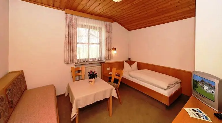 Landhaus Maria Bed & Breakfast