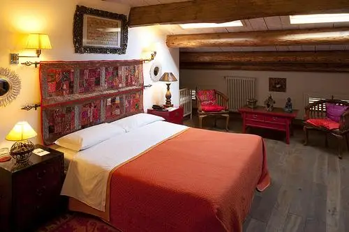 M Club De Luxe B&B 