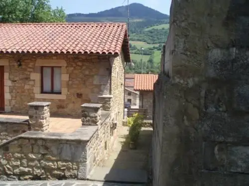 Vivienda Rural La Casa Vieja De Alceda 