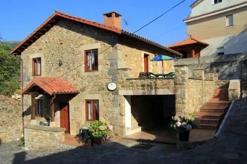 Vivienda Rural La Casa Vieja De Alceda 