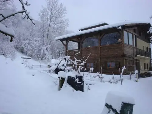 Chambres d'Hotes Chalet de la Source