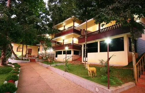 Aruvi Resorts