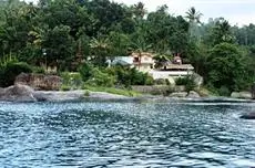 Aruvi Resorts 