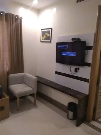 Hotel Rajshree Chandigarh 