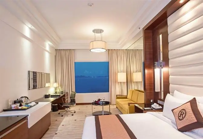 Royal Halong Hotel