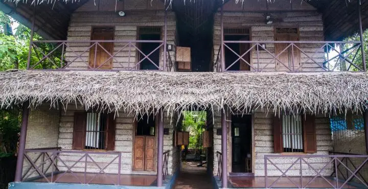 Keraleeyam- Ayurvedic Resort at Lakeside