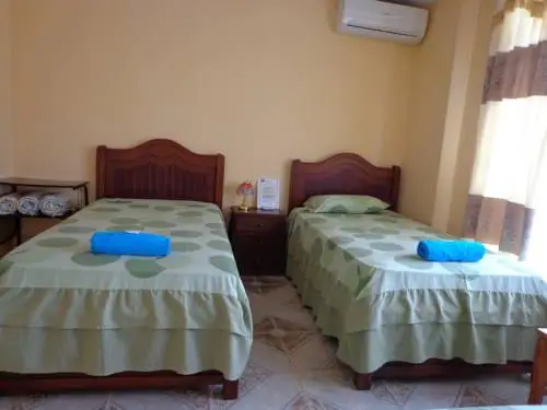 Hostal Cerro Azul Puerto Villamil 