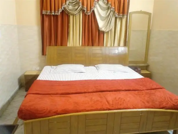 Hotel Aanandan Residency