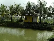 Om Lake Resort 