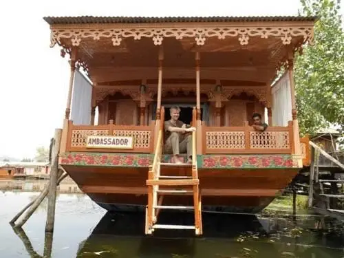 Houseboat Ambassador