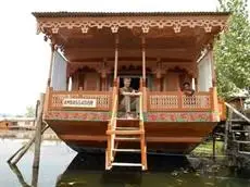 Houseboat Ambassador 