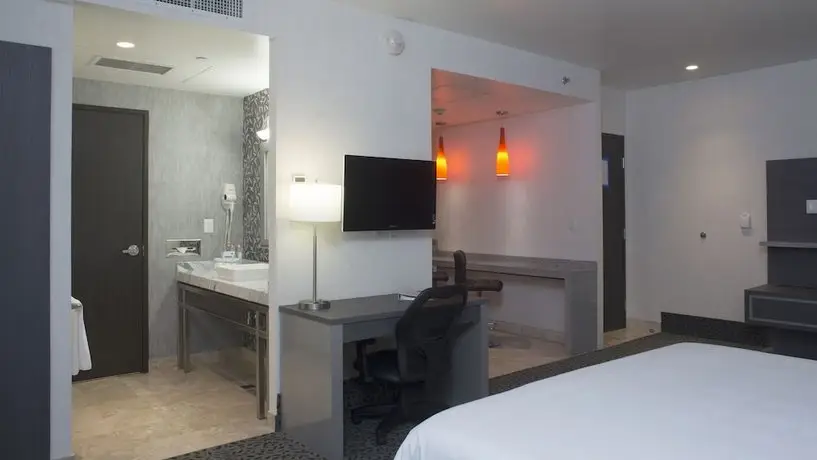 Holiday Inn Express & Suites Queretaro 