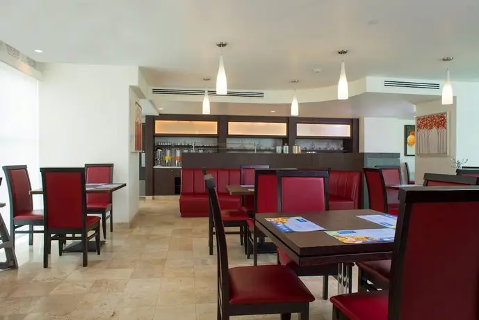 Holiday Inn Express & Suites Queretaro 