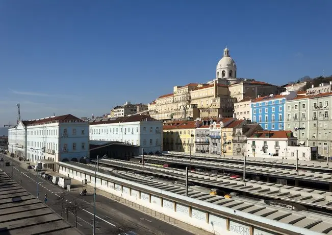 Hello Lisbon Santa Apolonia Apartments 