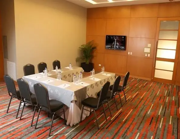 Holiday Inn Guayaquil Airport 