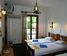 Chaniotis Room & Villas 