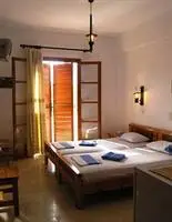 Chaniotis Room & Villas 