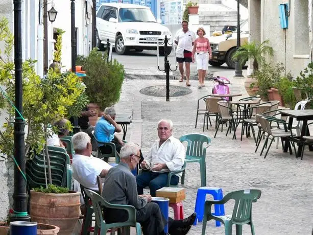 Kotzias Beach Apartments 