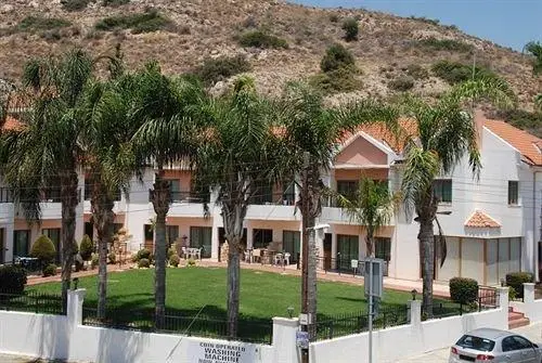 Kotzias Beach Apartments 