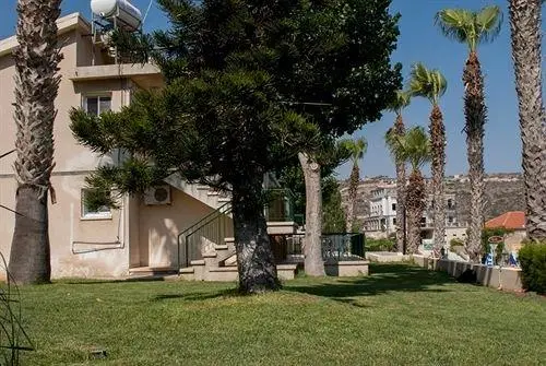 Kotzias Beach Apartments 