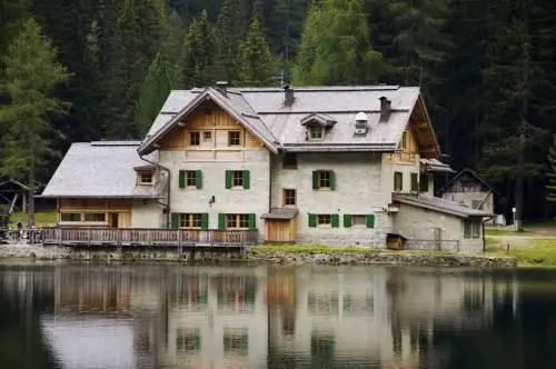 Rifugio Lago Nambino 