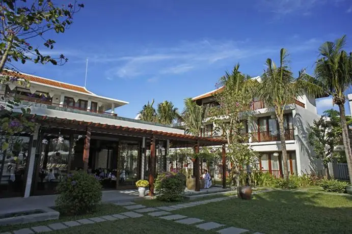 Vinh Hung Emerald Resort 