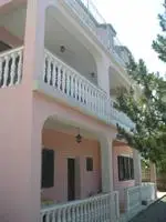 Roza Guest House 