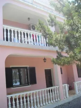 Roza Guest House